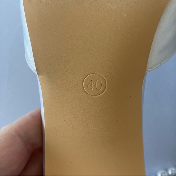 Elegant White Wedding Heels with Pearl Ankle Strap- Size 9 - Picture 12 of 12